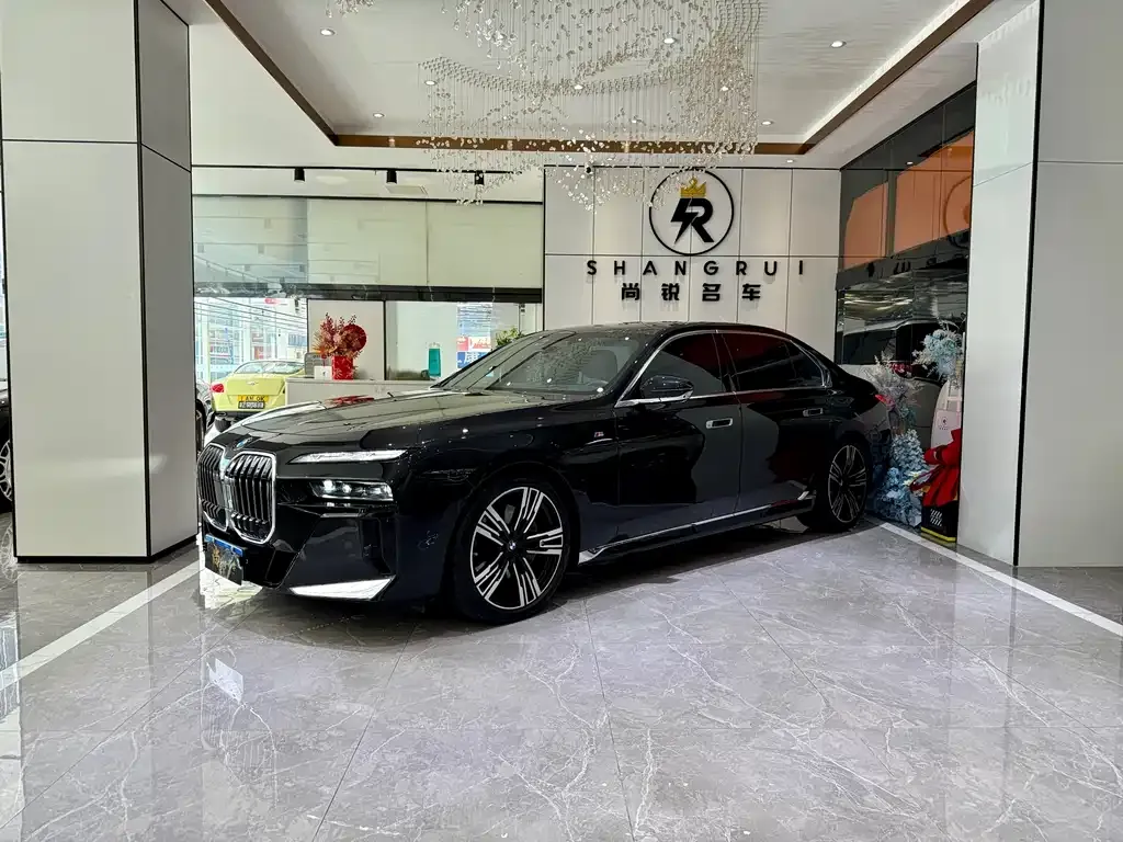 BMW 7 Series 2024 из CN, фото 1