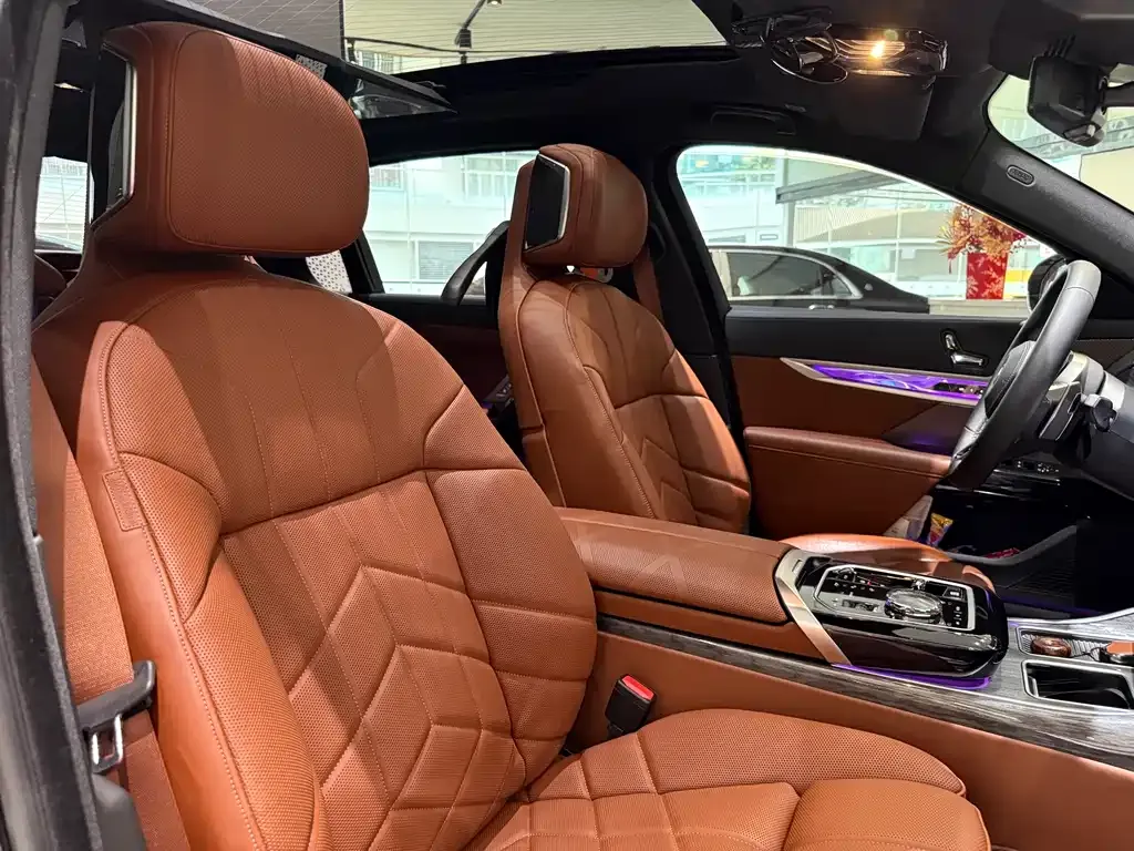 BMW 7 Series 2024 из CN, фото 7