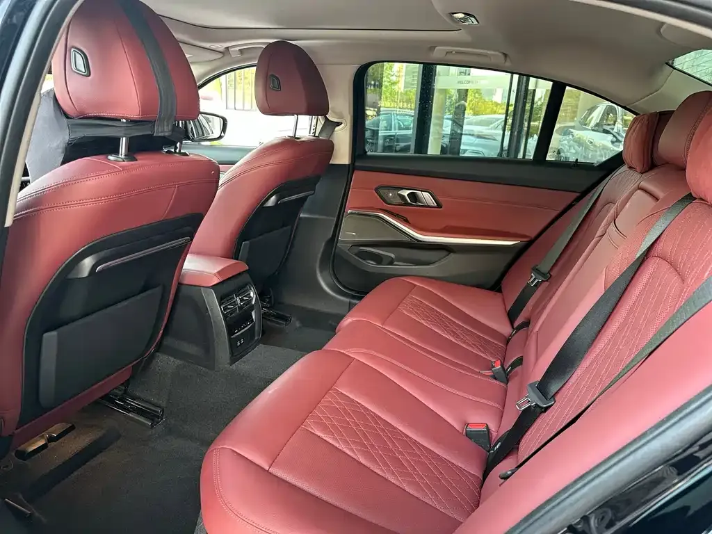 BMW 3 Series 2022 из CN, фото 9