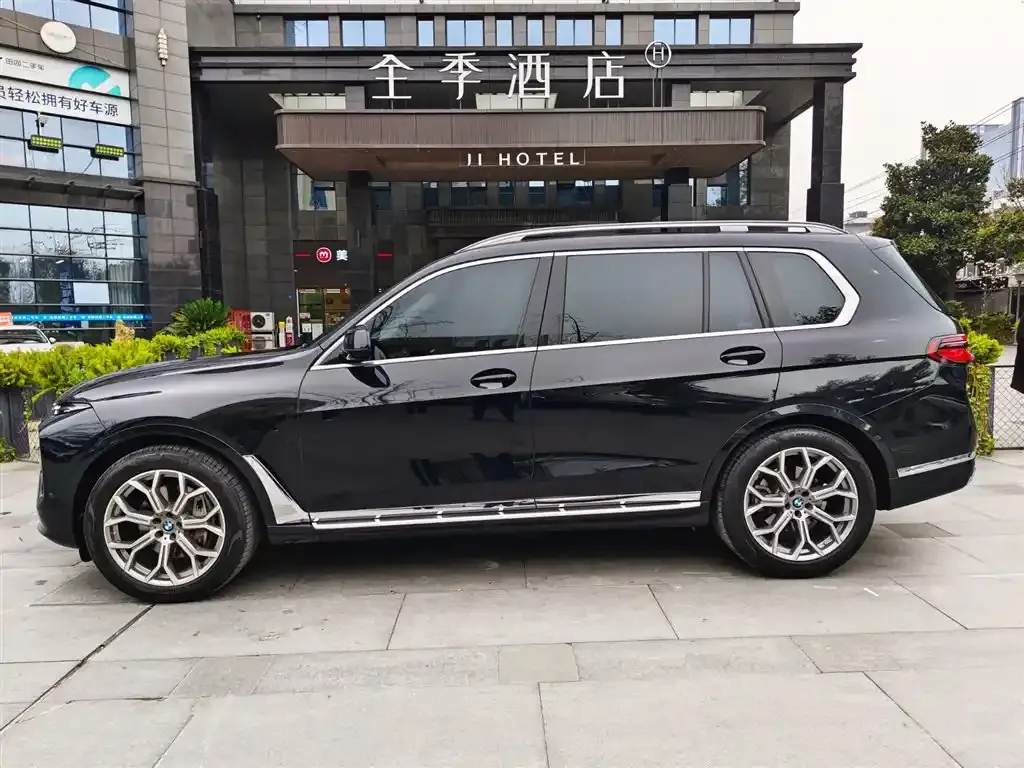 BMW X7 2023 из CN, фото 3
