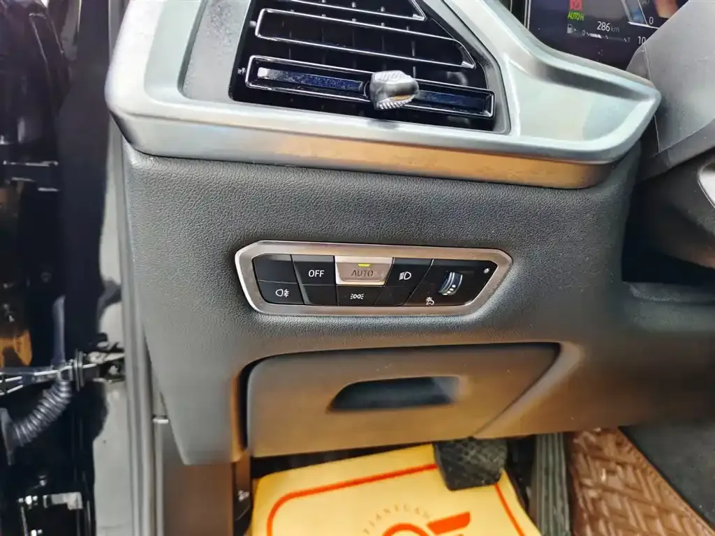 BMW X7 2023 из CN, фото 9
