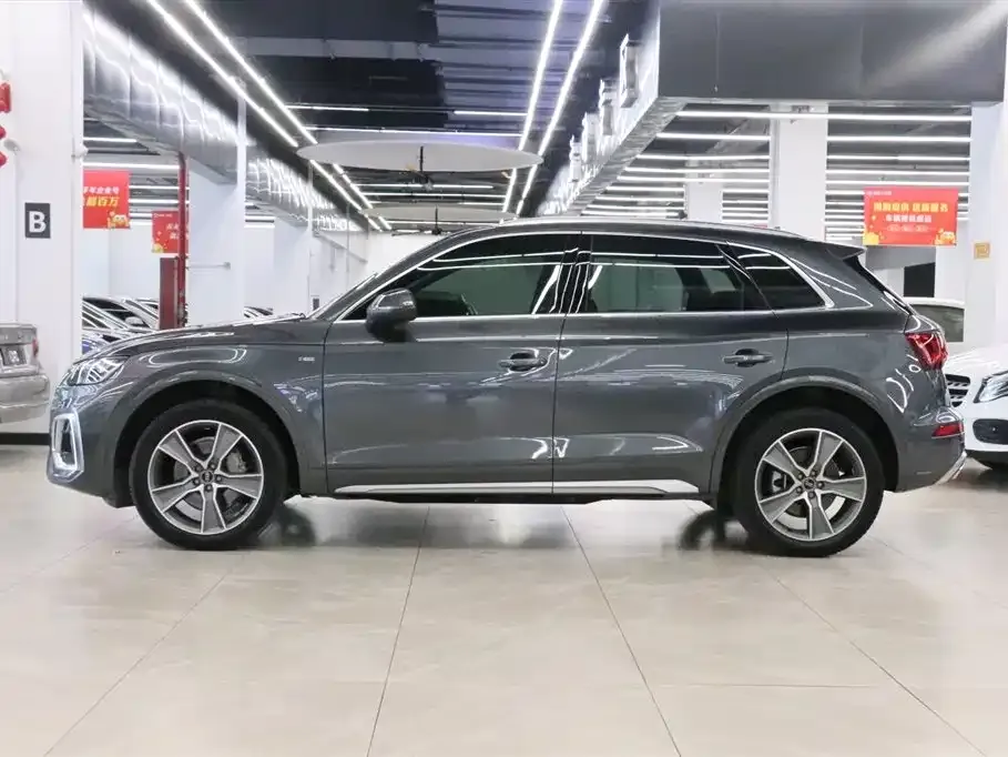 Audi Q5L — фото 2