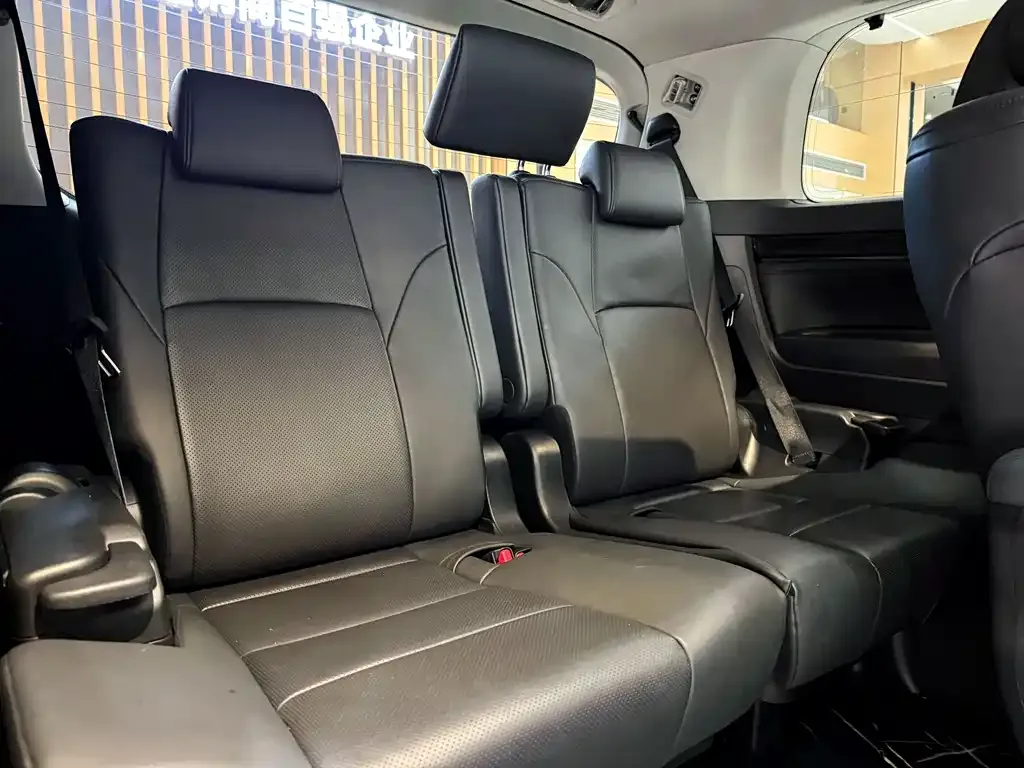 Toyota Vellfire 2023 из CN, фото 10