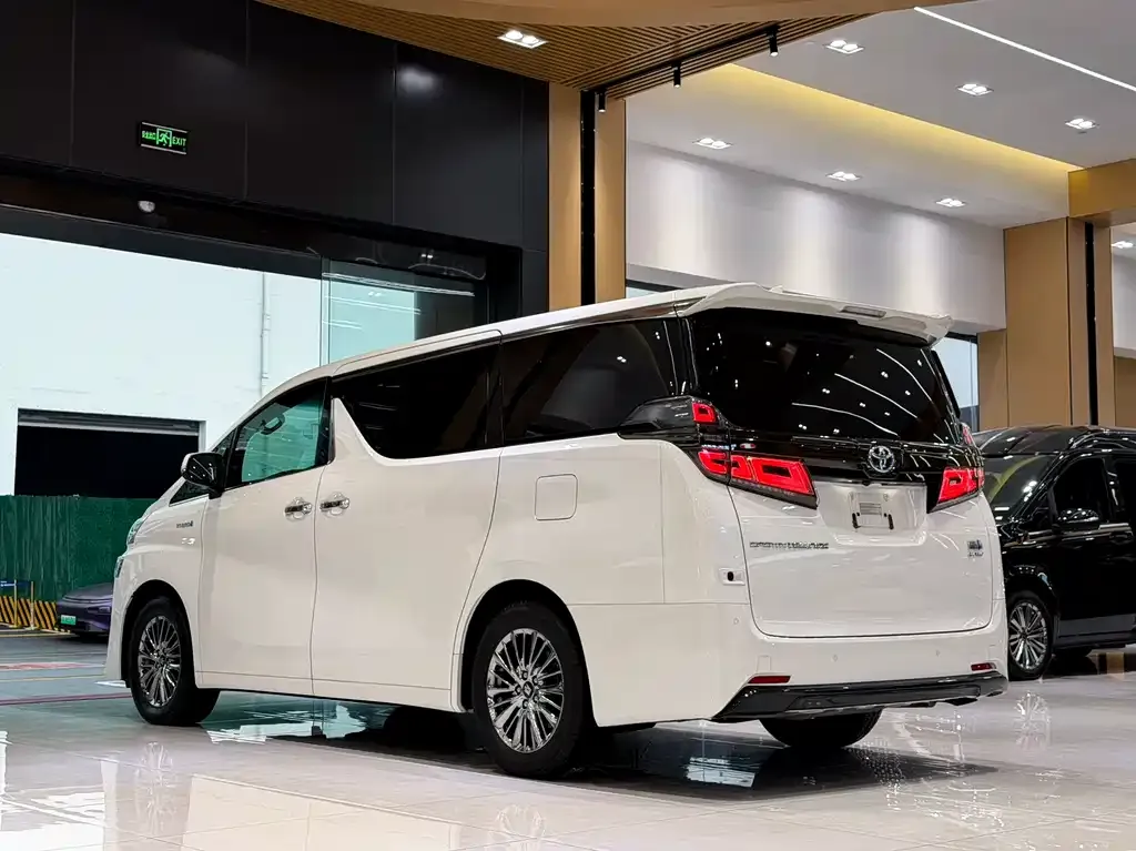 Toyota Vellfire 2023 из CN, фото 4