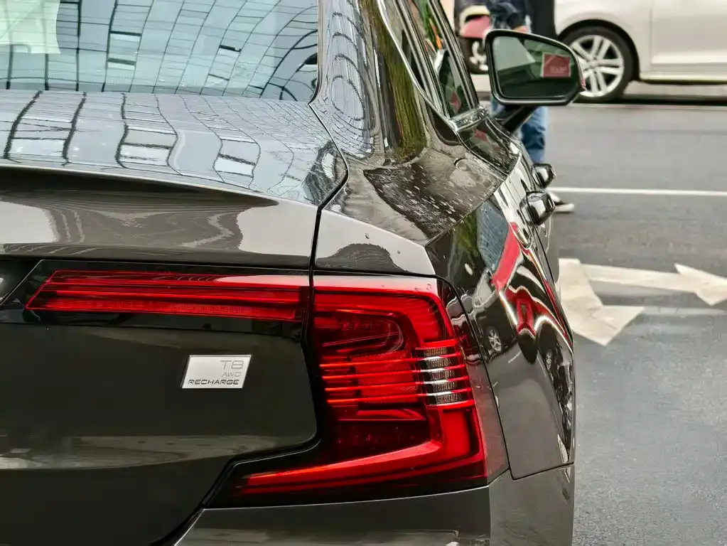 Volvo S90 PHEV 2024 из CN, фото 7