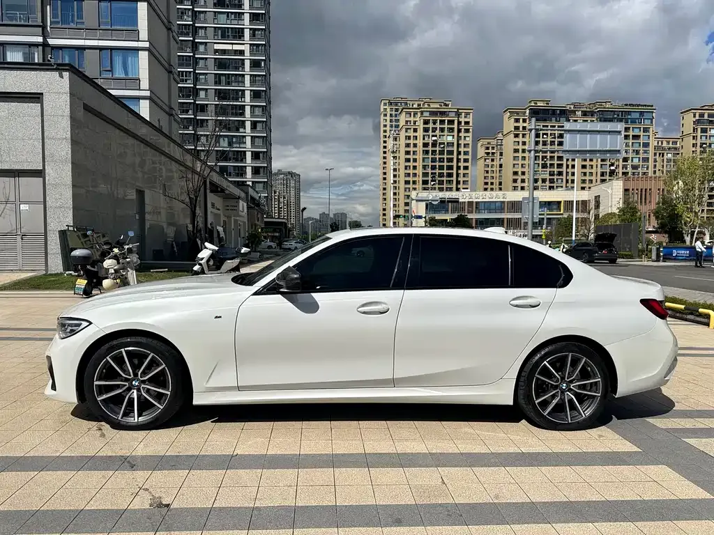 BMW 3 Series 2022 из CN, фото 10
