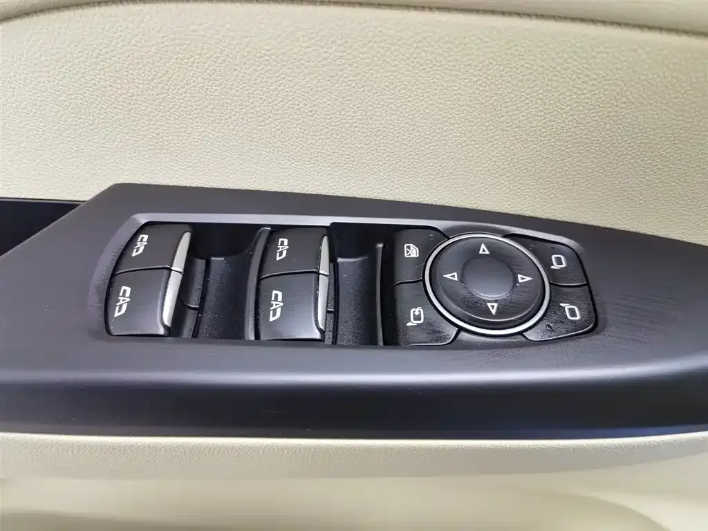 Buick GL8 2023 из CN, фото 9