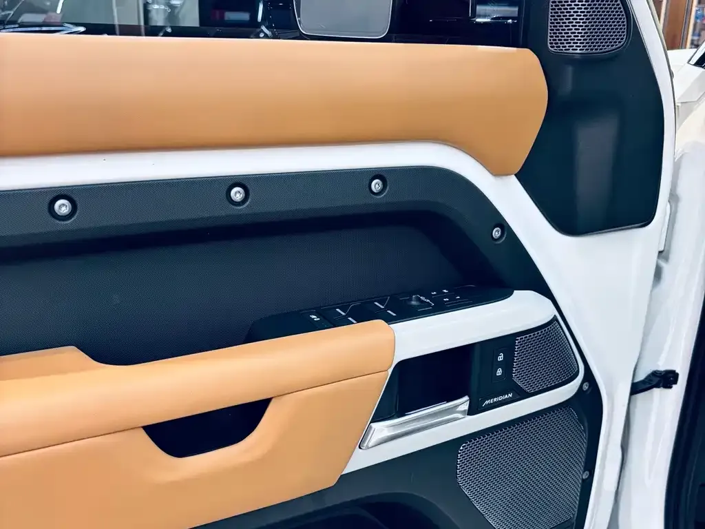 Land Rover Defender 2023 из CN, фото 7