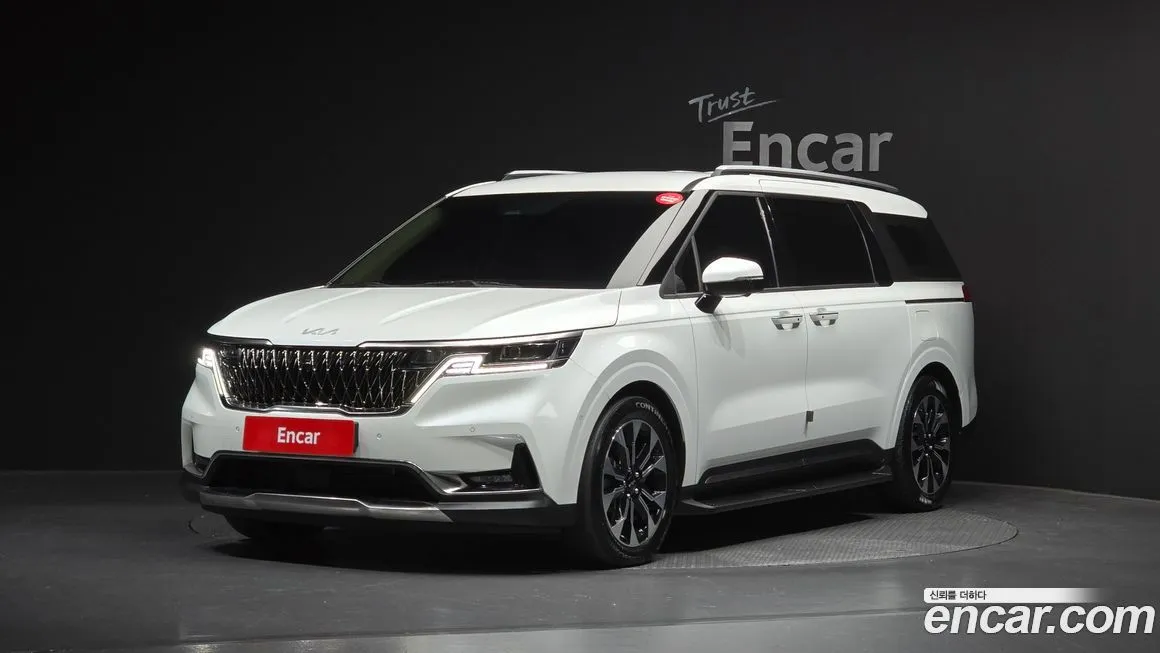 Kia Carnival — фото 1