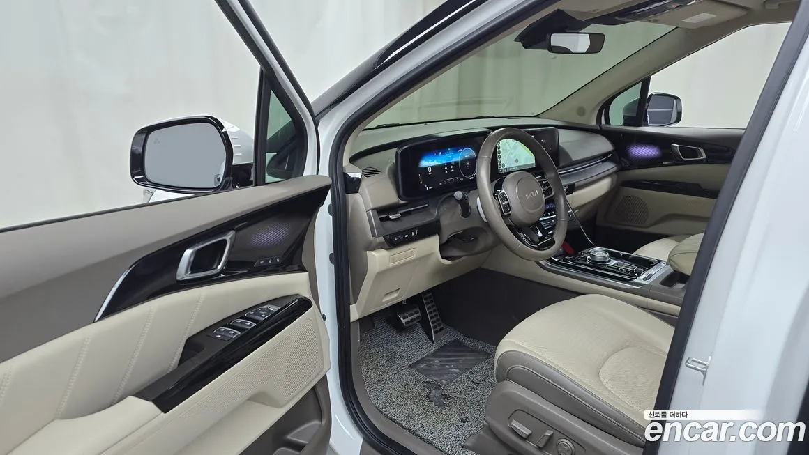 Kia Carnival — фото 10