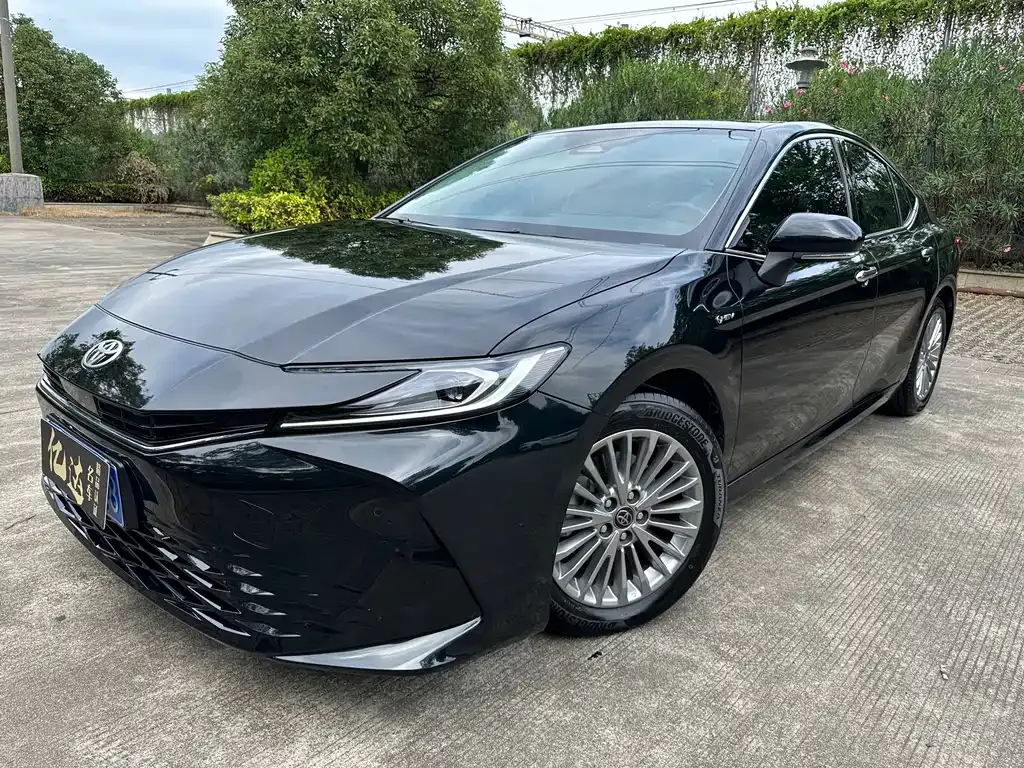 Toyota Camry 2024 из CN, фото 1