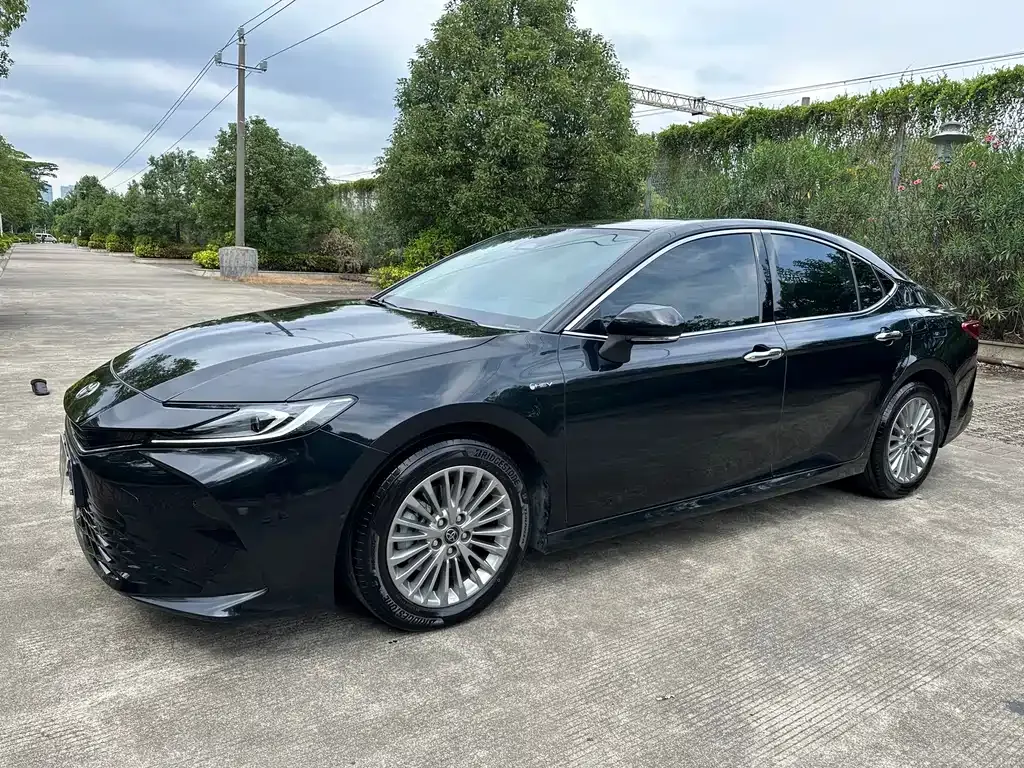 Toyota Camry 2024 из CN, фото 2