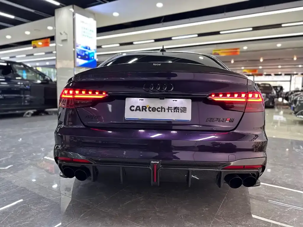 Audi A4L 2021 из CN, фото 6