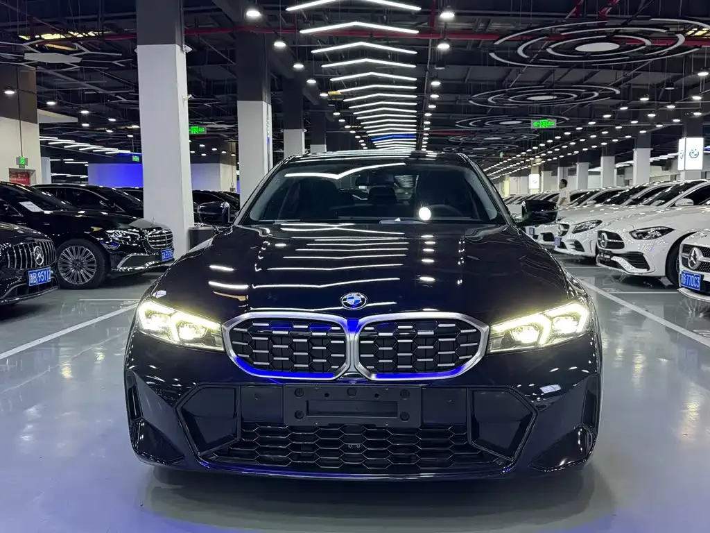 BMW 3 Series 2024 из CN, фото 2