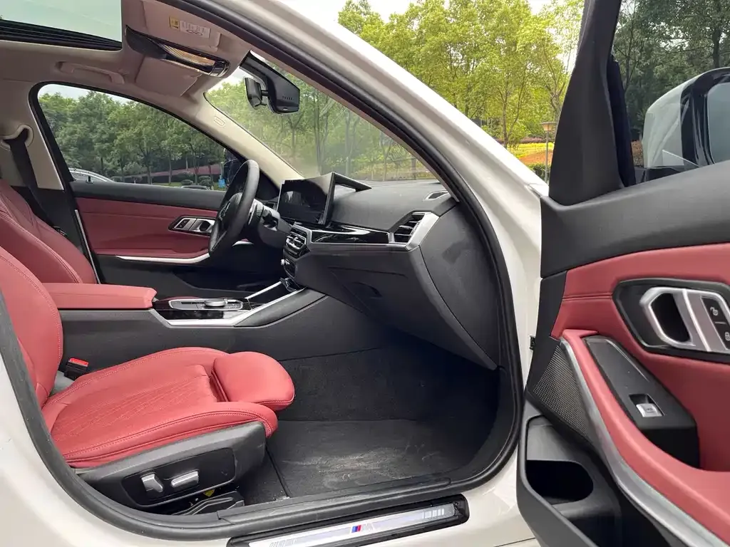 BMW 3 Series 2023 из CN, фото 6