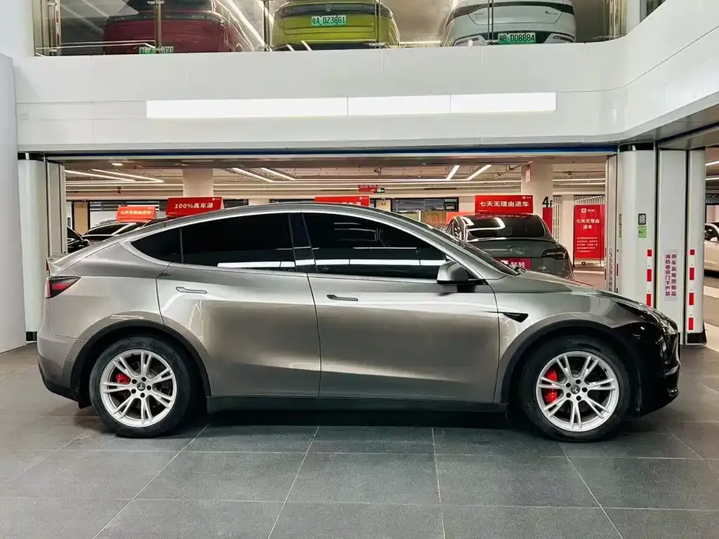Tesla Model Y — фото 5