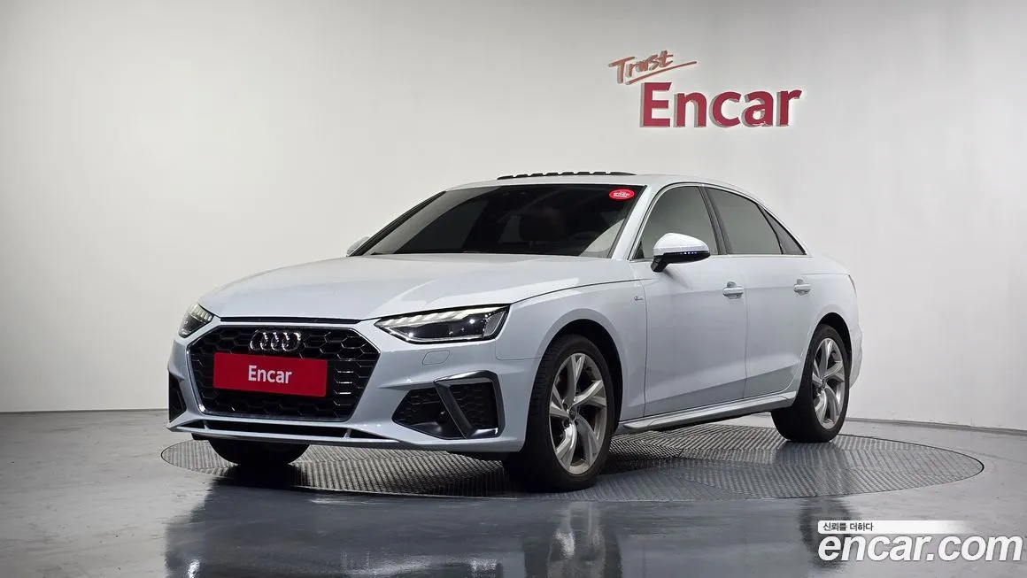 Audi A4 — фото 1
