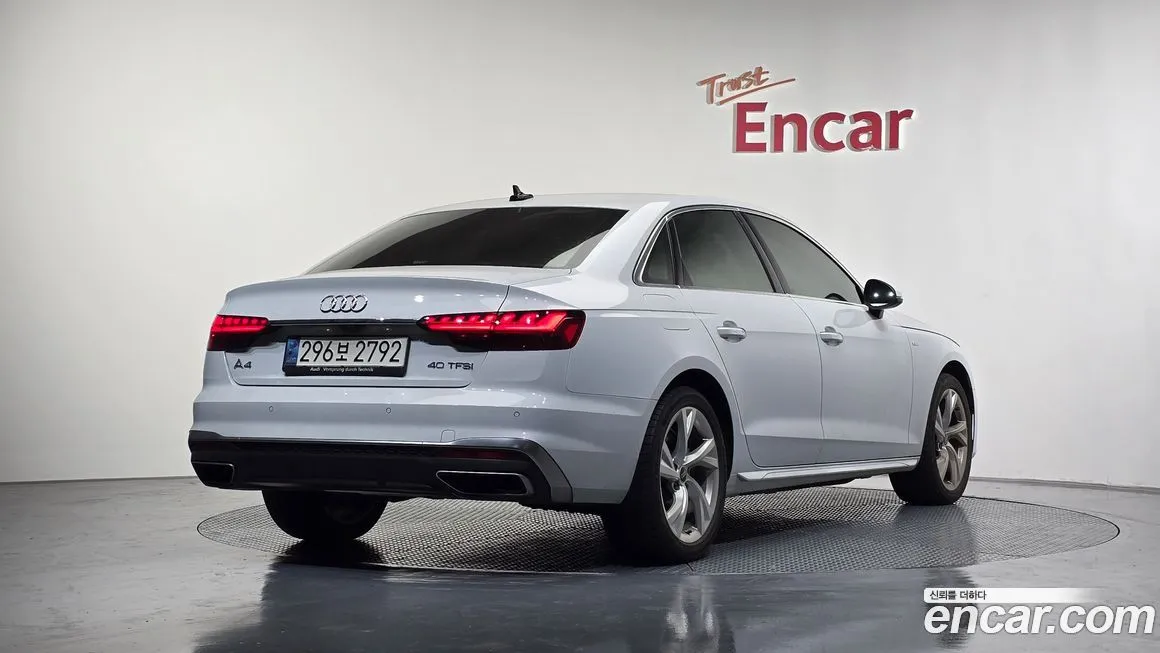 Audi A4 — фото 2