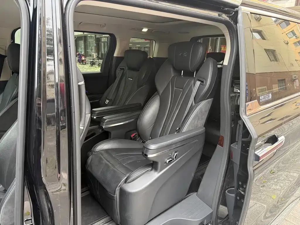 Hongqi HQ9 2023 из CN, фото 5