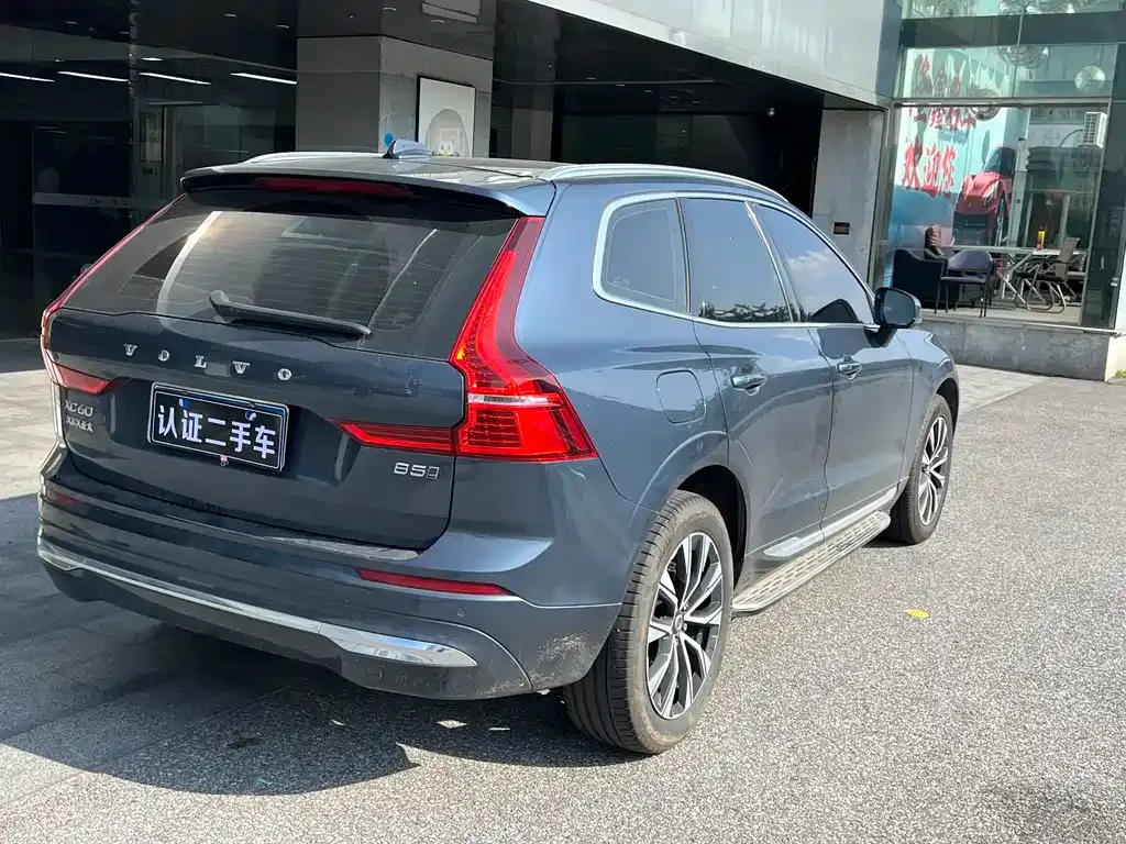 Volvo XC60 — фото 10