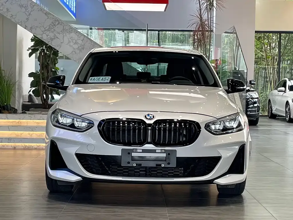 BMW 1 Series 2021 из CN, фото 2