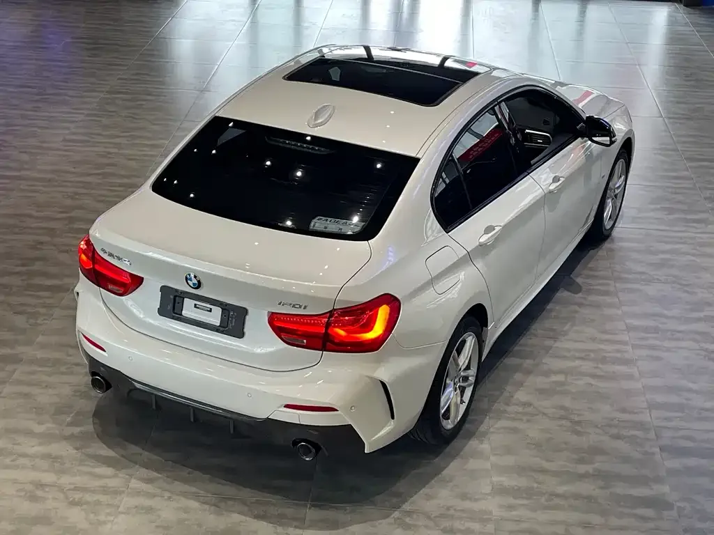 BMW 1 Series 2021 из CN, фото 4