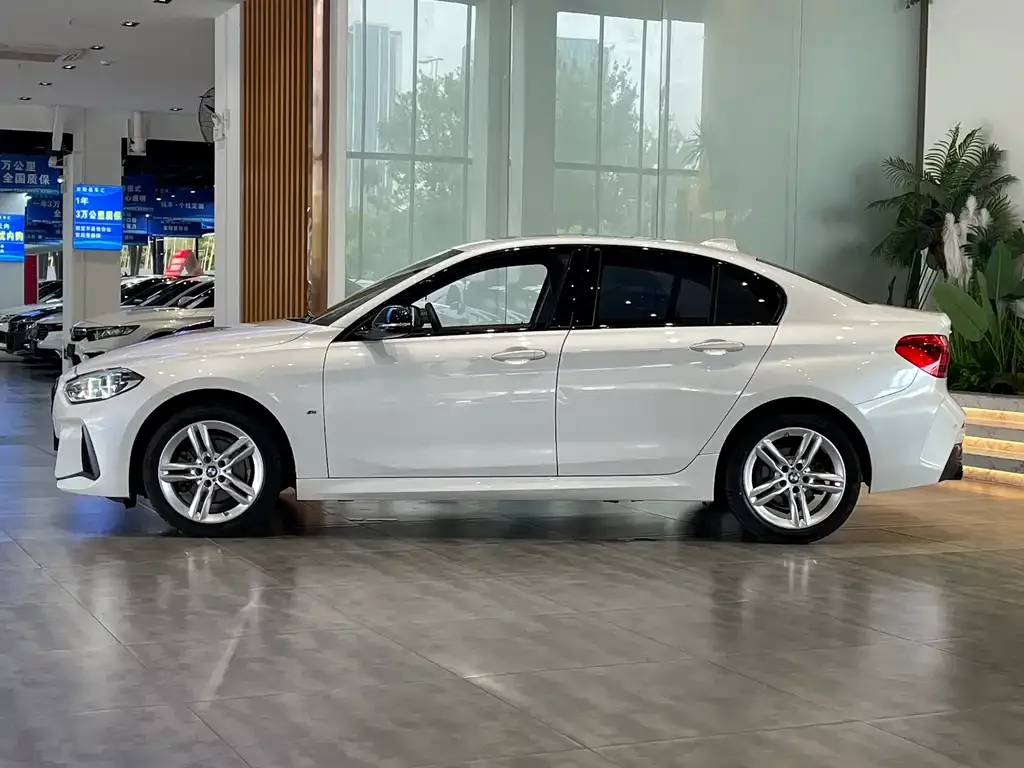 BMW 1 Series 2021 из CN, фото 5