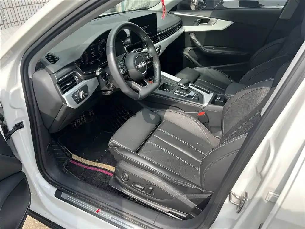 Audi A4L 2023 из CN, фото 4