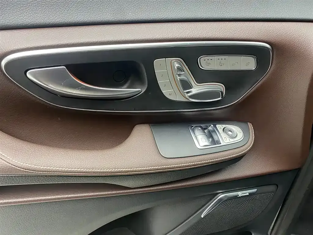 Mercedes-Benz V-Class 2024 из CN, фото 7