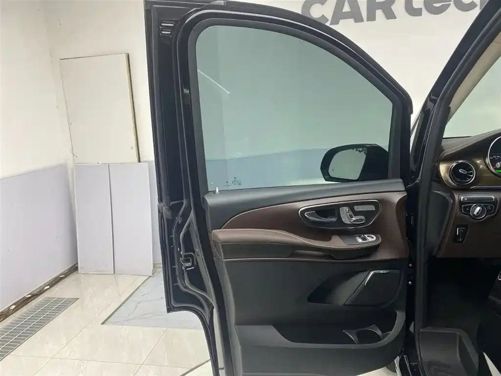 Mercedes-Benz V-Class 2024 из CN, фото 8