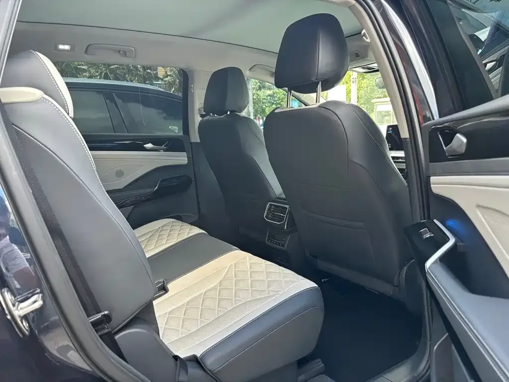 Volkswagen ID.6 Crozz 2022 из CN, фото 9