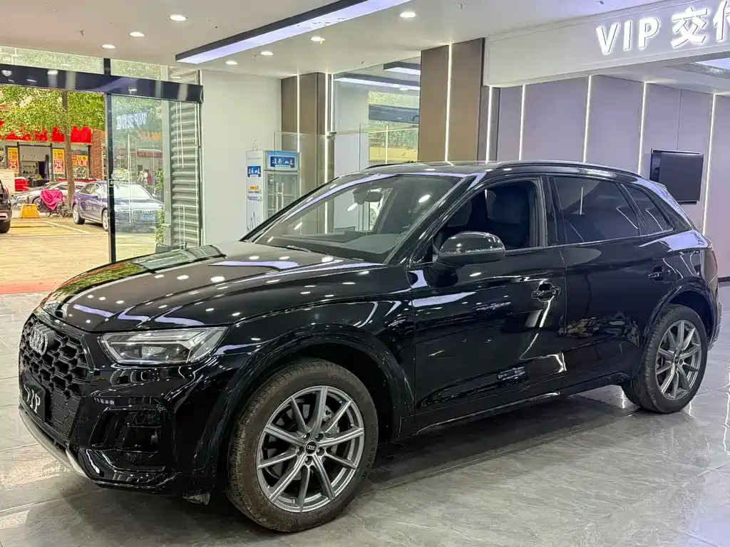 Audi Q5L 2023 из CN, фото 1