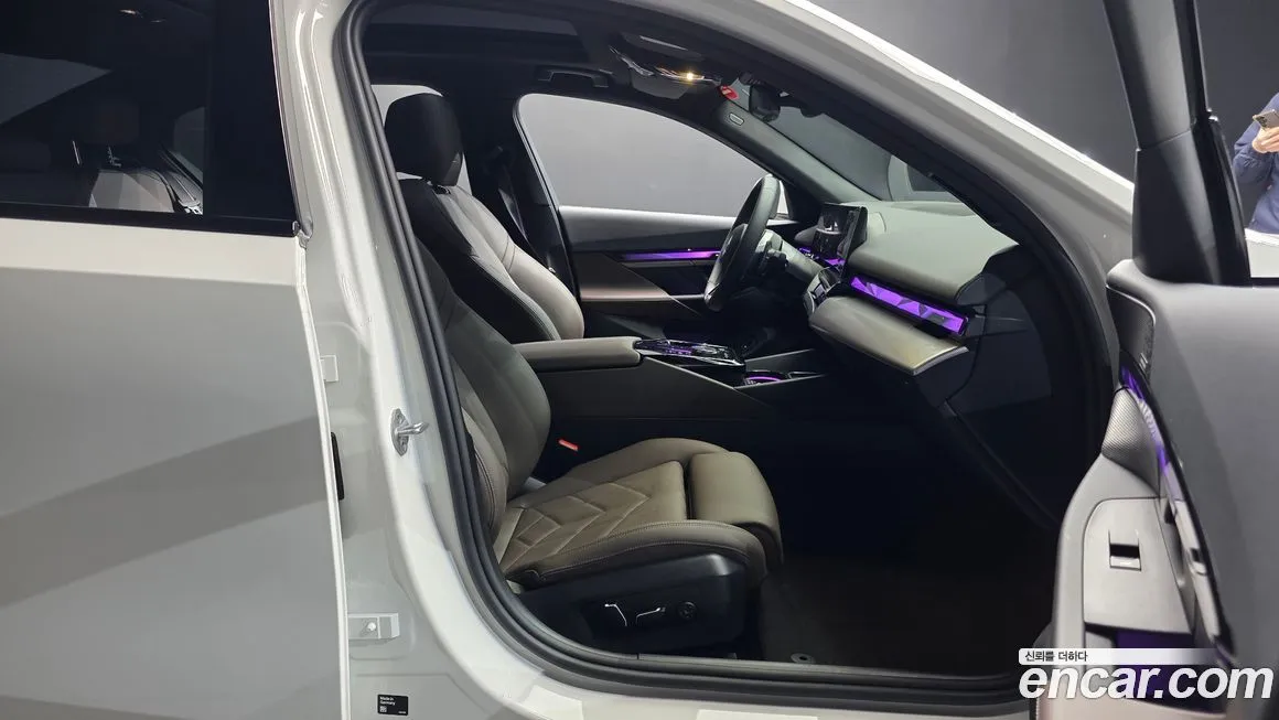 BMW 5-Series 2025 из KR, фото 10