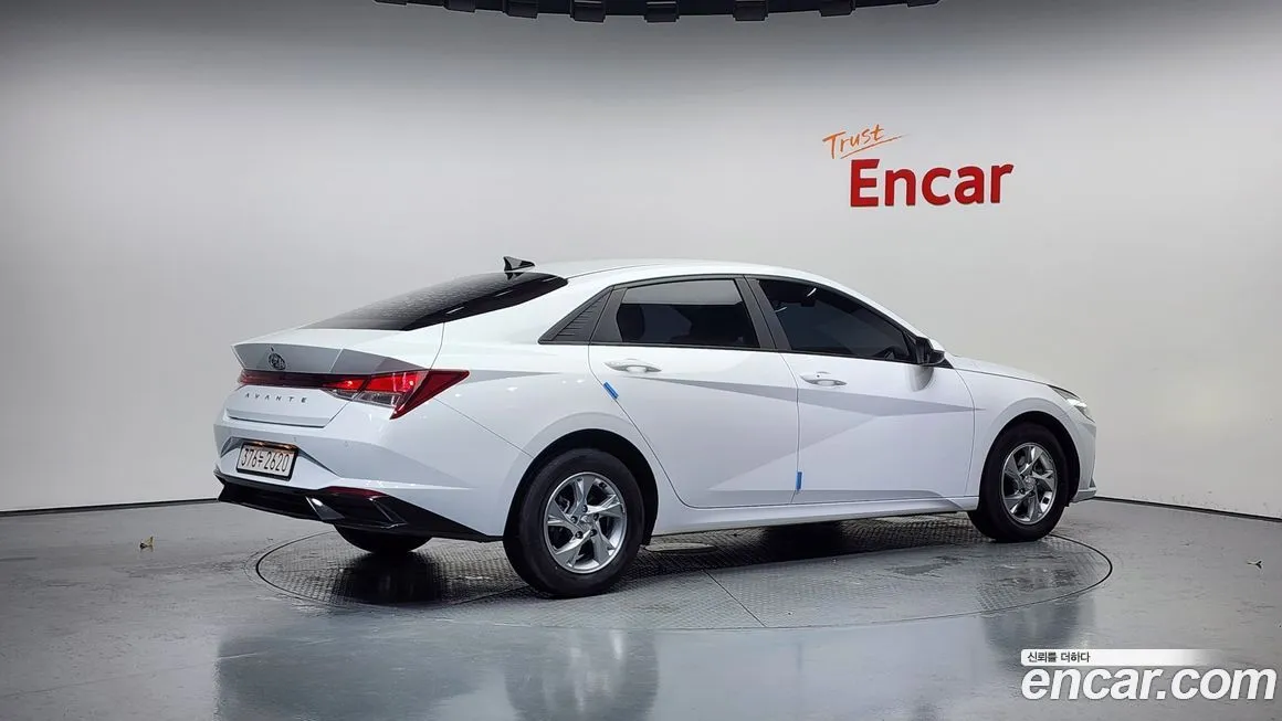 Hyundai AVANTE — фото 2