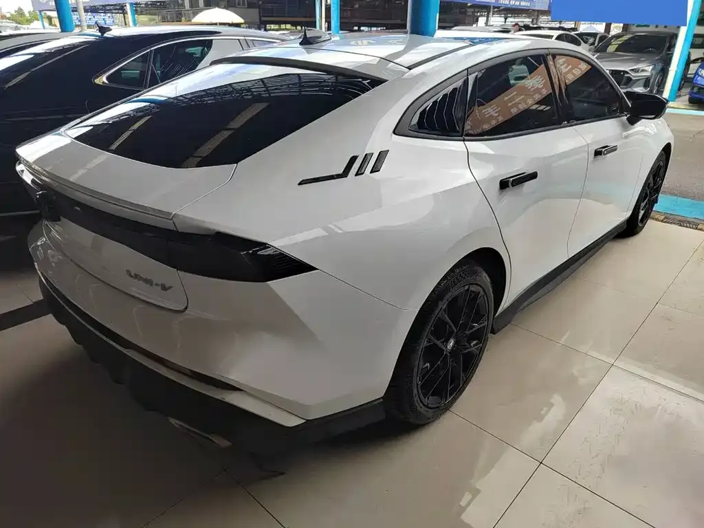Changan UNI-V 2024 из CN, фото 4