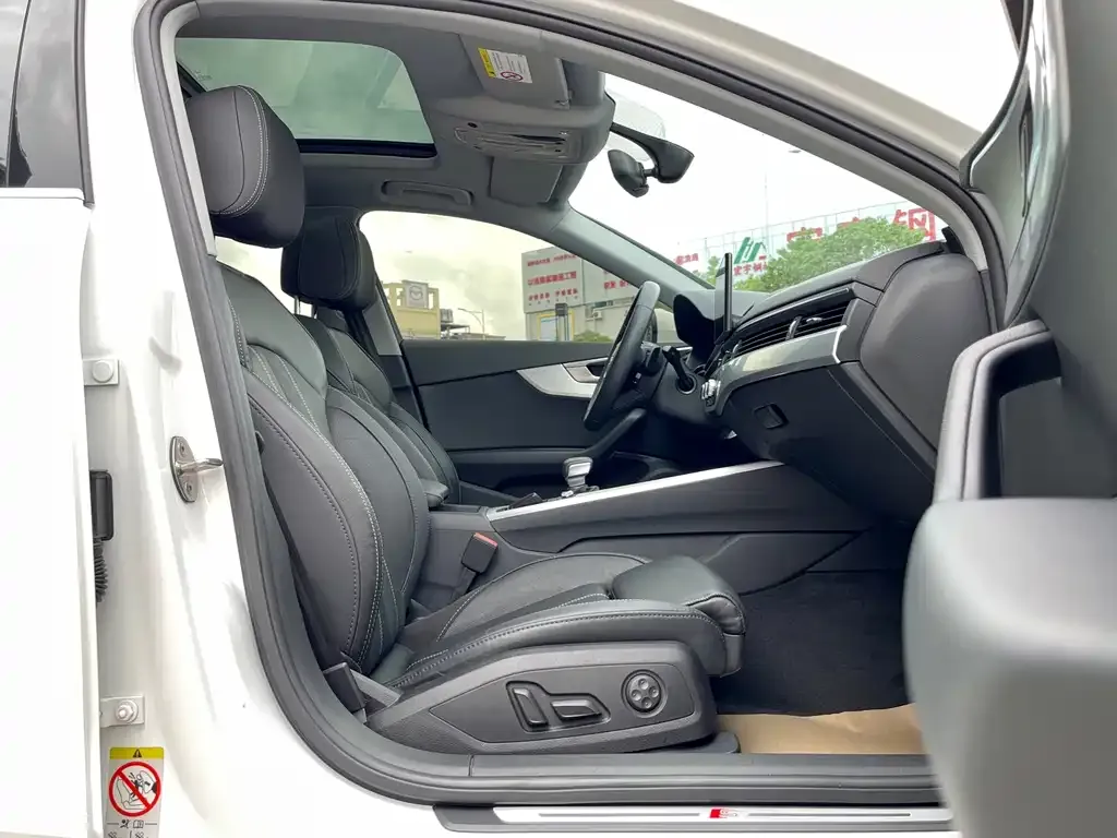 Audi A4L 2022 из CN, фото 10