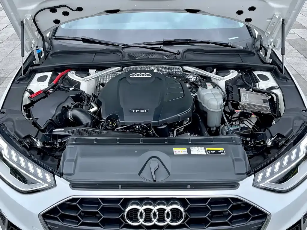 Audi A4L 2022 из CN, фото 8