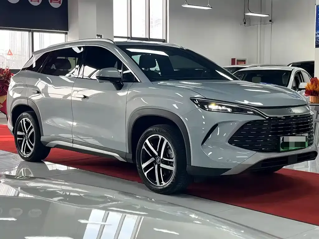 BYD L DM-i — фото 3