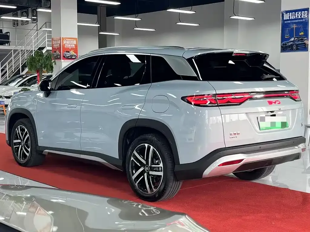 BYD L DM-i — фото 7