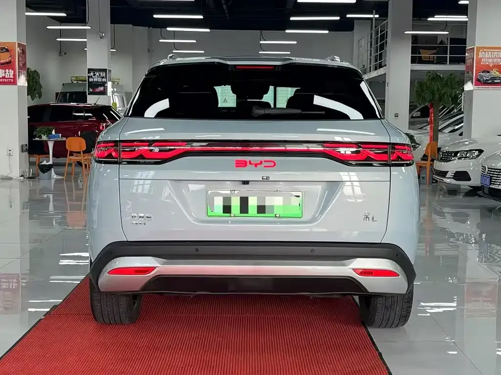 BYD L DM-i — фото 8