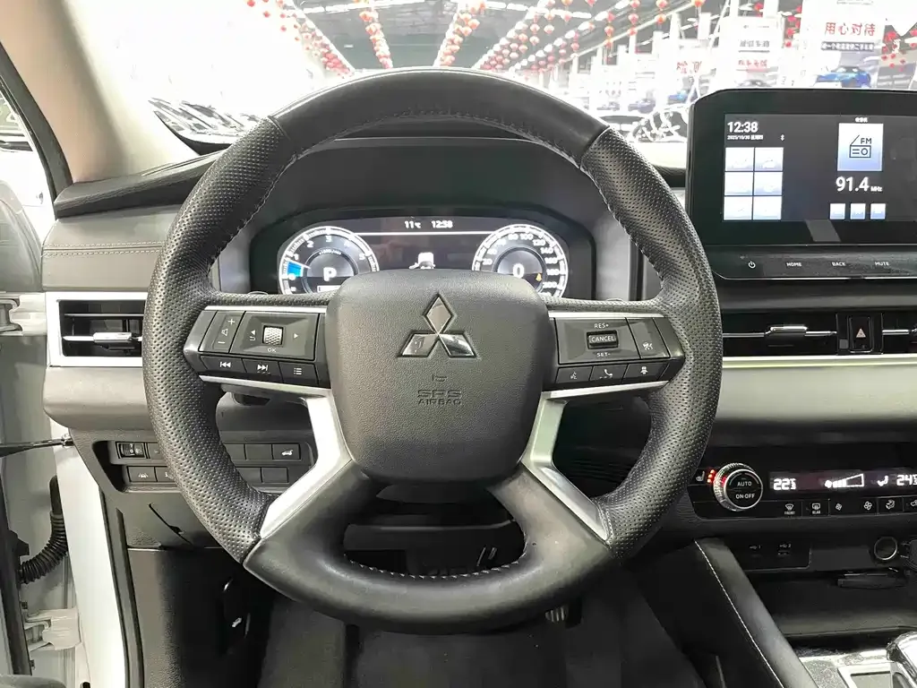 Mitsubishi Outlander 2023 из CN, фото 4