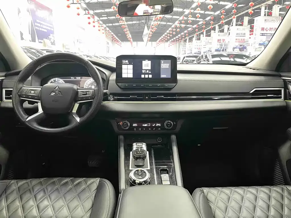Mitsubishi Outlander 2023 из CN, фото 6