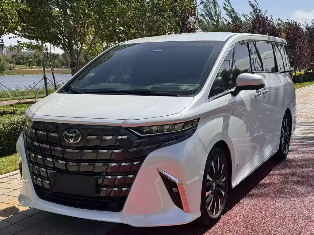 Toyota Alphard 2023 из CN, фото 1