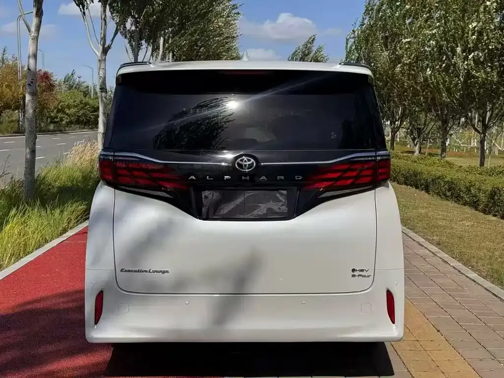 Toyota Alphard 2023 из CN, фото 5