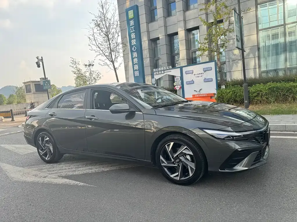 Hyundai Elantra 2024 из CN, фото 3