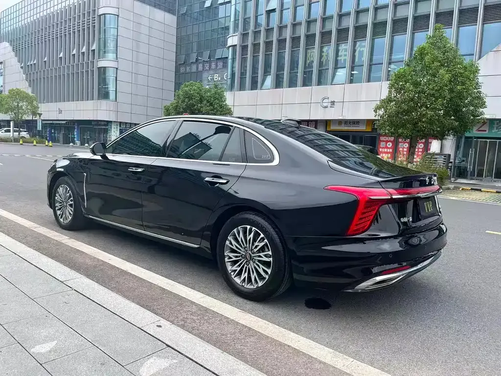 Hongqi H5 — фото 3