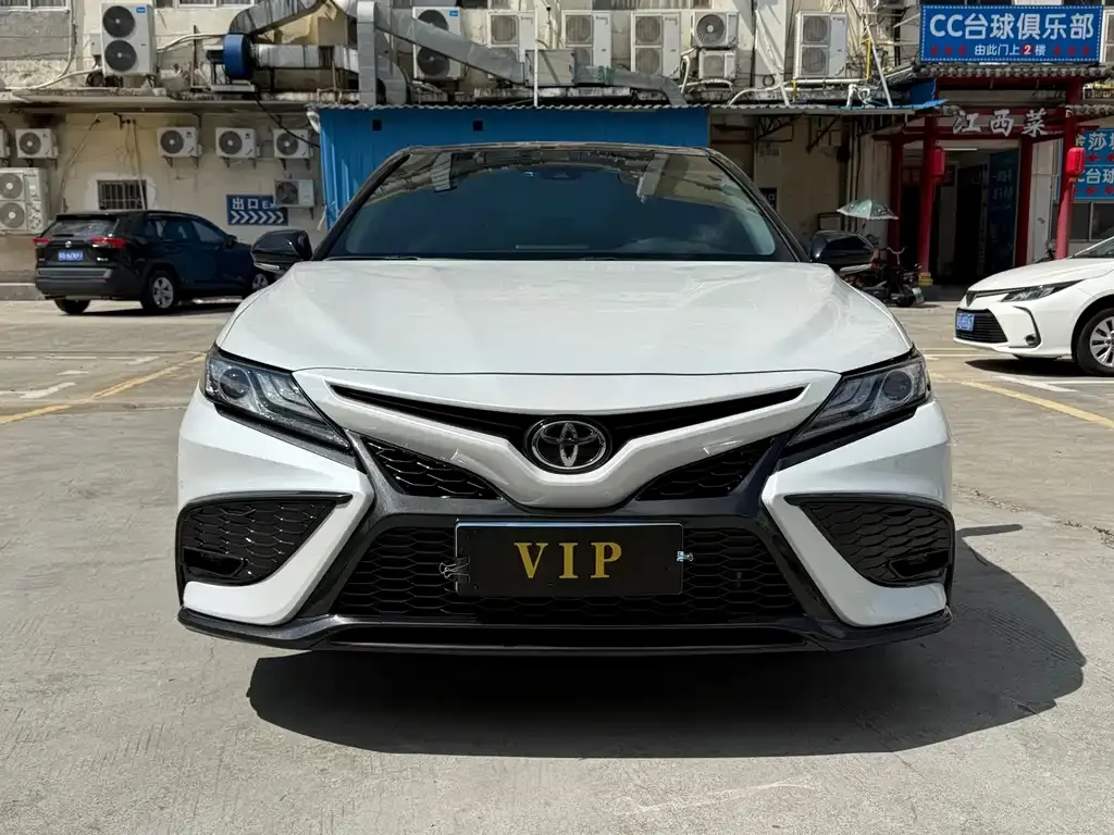 Toyota Camry 2022 из CN, фото 2