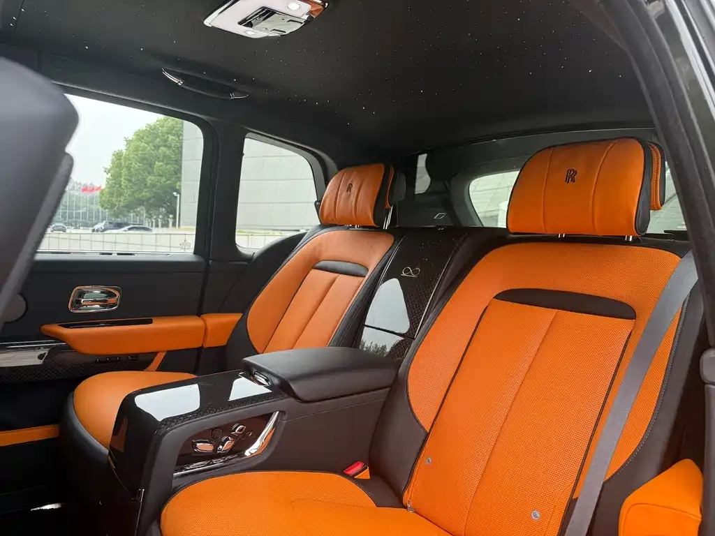 Rolls-Royce Cullinan 2024 из CN, фото 9