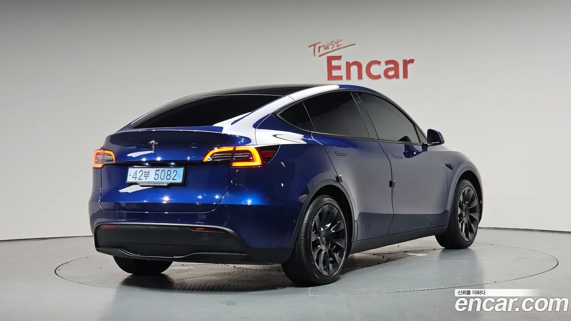 Tesla Model Y — фото 2
