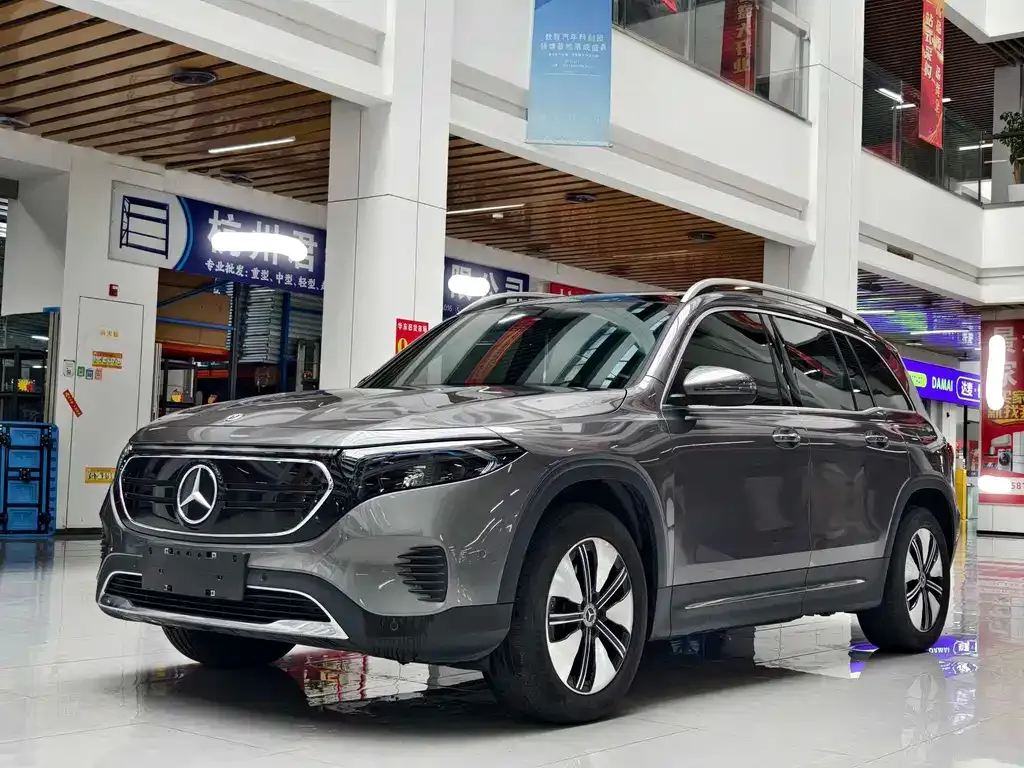 Mercedes-Benz EQB — фото 1